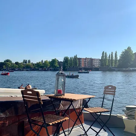 Houseboat In 阿姆斯特丹