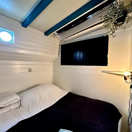 Houseboat In 阿姆斯特丹